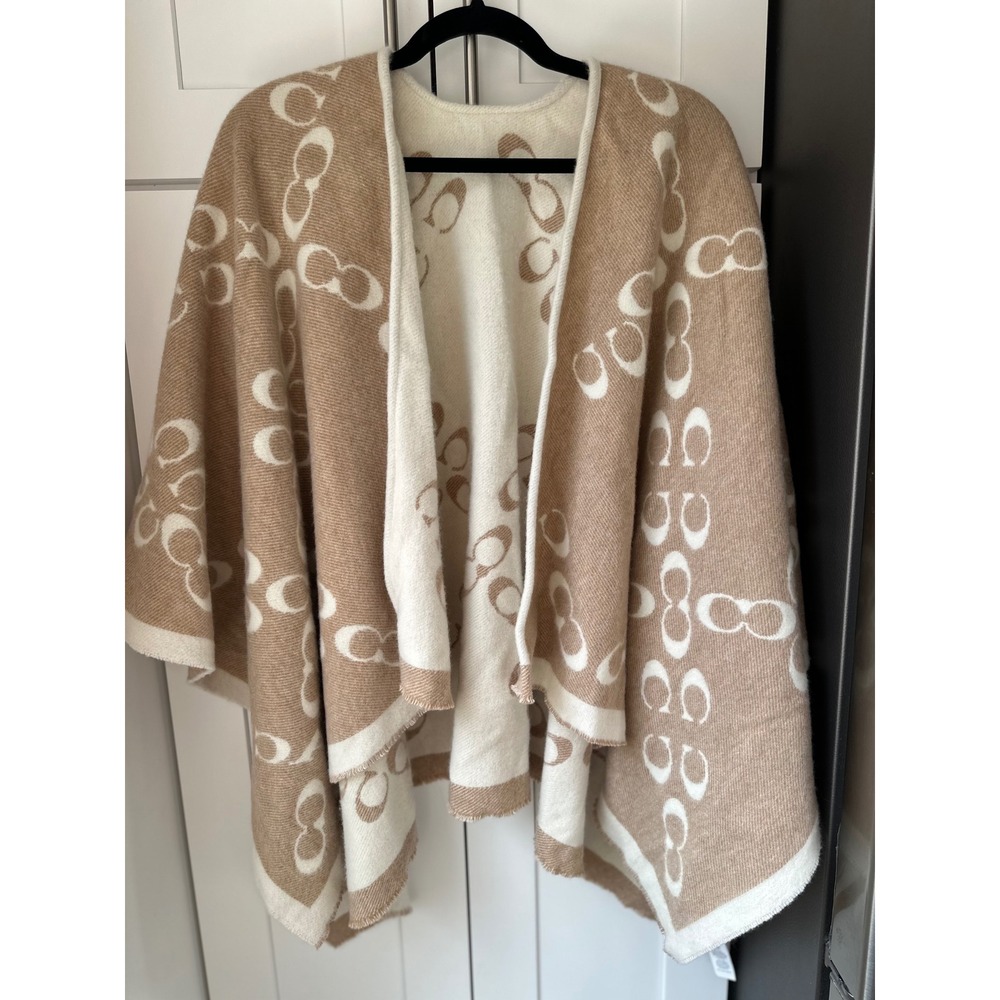 Coach C5104 Reversible Wool Poncho Cape Signature Logo O/S Beige Cream ItalyI'm
